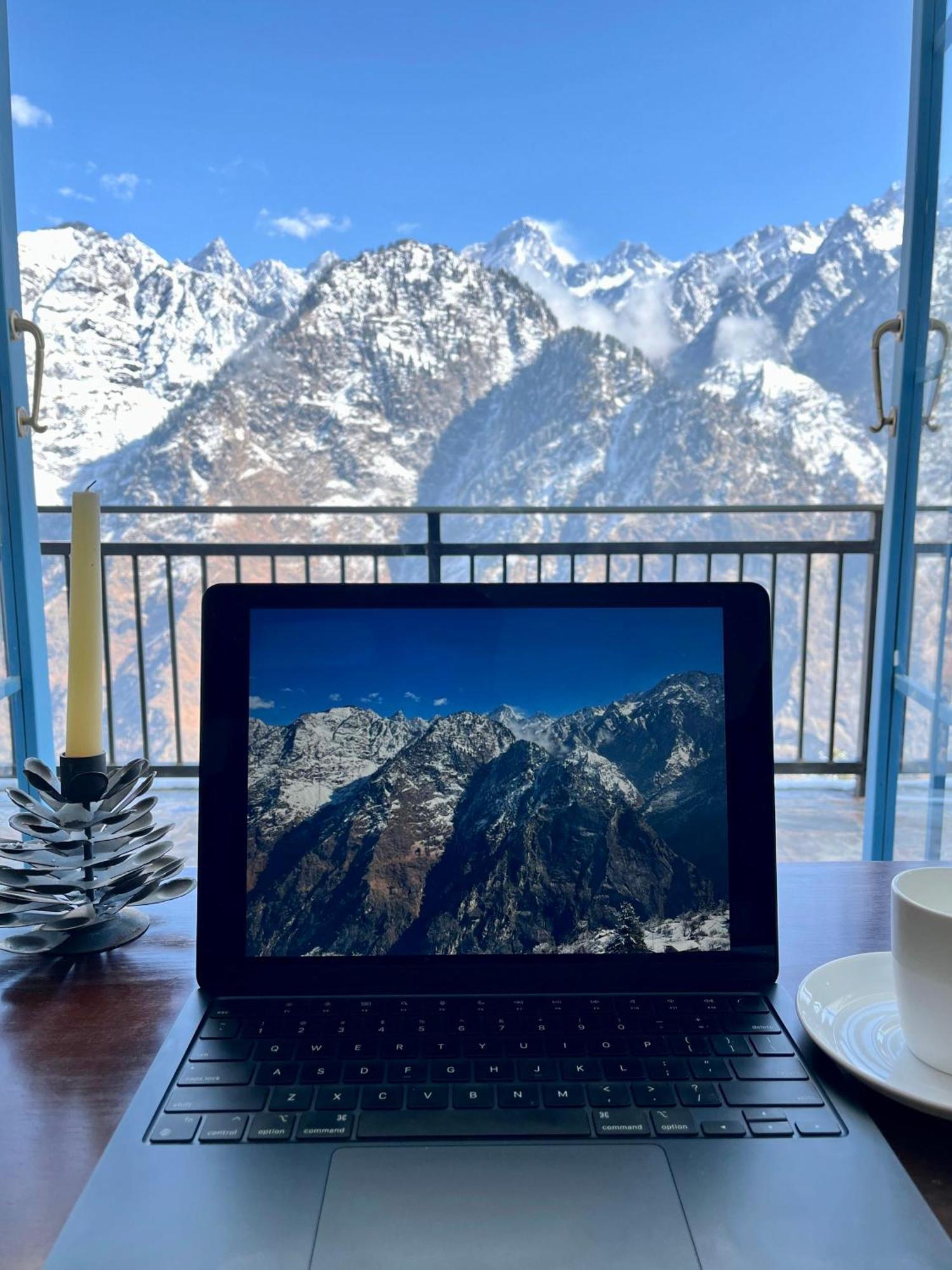 Faraway Cottages, Auli Joshīmath المظهر الخارجي الصورة